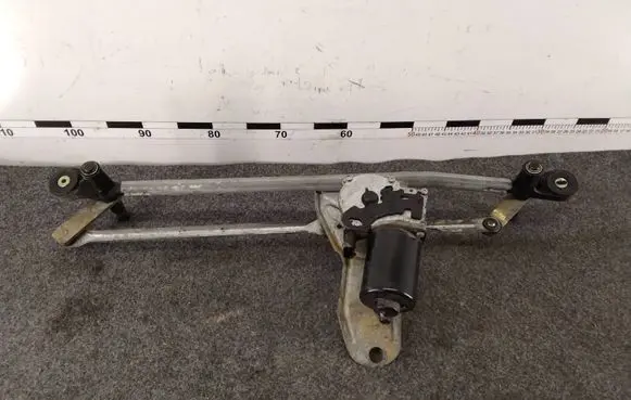 BMW X5 E53 Front wiper linkage and motor 7046570