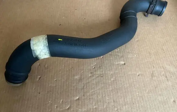 Ford Galaxy Intercooler hose/pipe 7M0145957A 95VW10C352DB