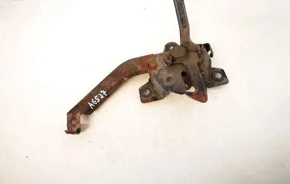Hyundai Elantra Engine bonnet/hood lock/catch