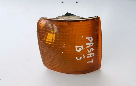 Volkswagen PASSAT B3 Front indicator light 357953050
