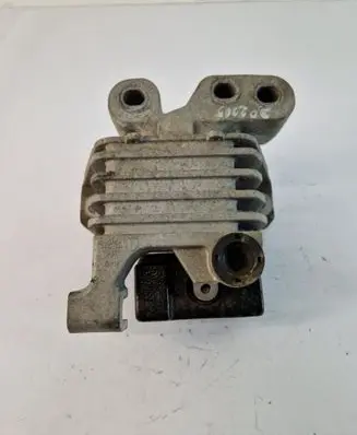 Jeep Cherokee Engine mount bracket P68141400AG
