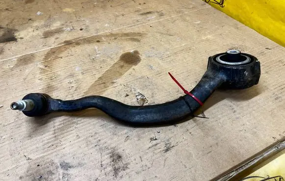 Land Rover Discovery 5 Front control arm JPLA3C256BA
