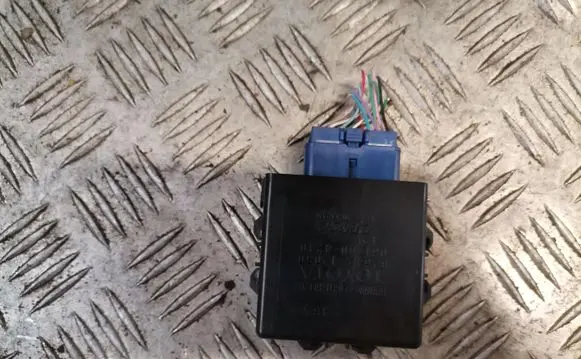 Toyota Yaris Day light relay 8264212050