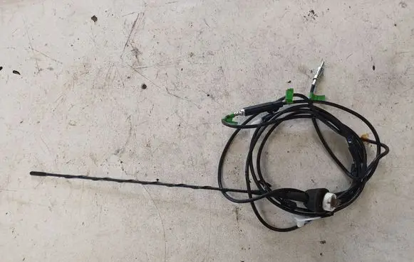Suzuki Swift I Radio antenna 