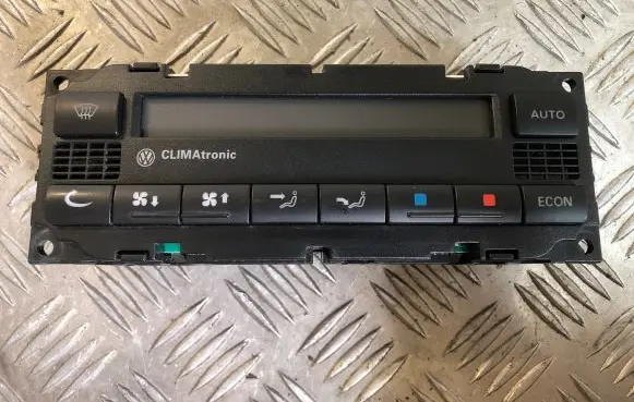 Volkswagen PASSAT B5.5 Climate control unit 3B1907044H 2400022303