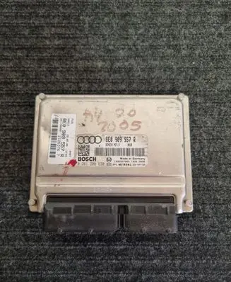 Audi A4 S4 B7 8E 8H Engine control unit/module 8E0909557R 1039S07889 0261208690
