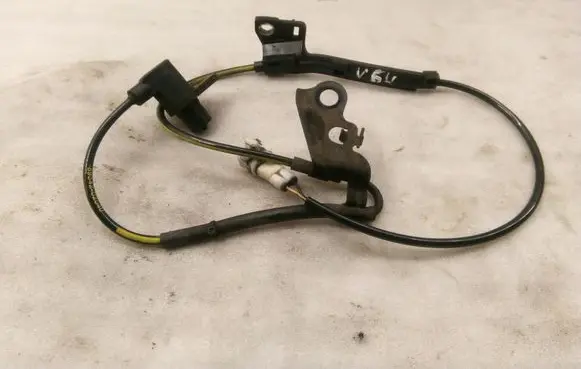 Toyota Corolla Verso AR10 ABS brake wheel speed sensor 8954202040 8826612620