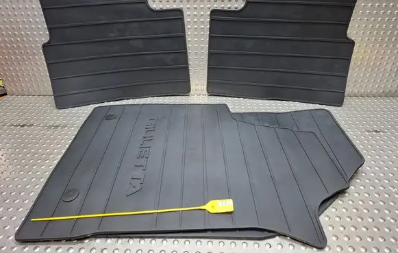 Alfa Romeo Giulietta Car floor mat set 71807728