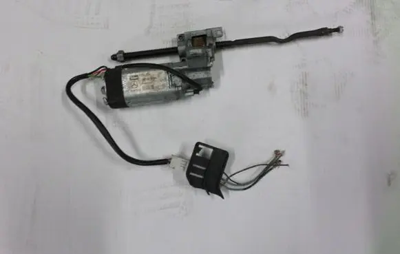 Mercedes-Benz E W211 Steering column adjust motor 6418138