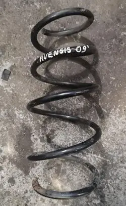 Toyota Avensis T270 Front coil spring