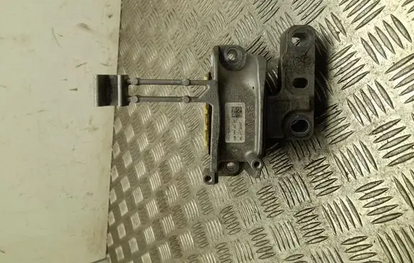 Audi A1 Engine mount bracket 2Q0199262AT