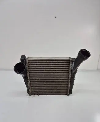 Volkswagen Touareg II Intercooler radiator 7P0145804A