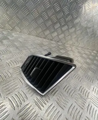 Audi Q5 SQ5 Dashboard side air vent grill/cover trim 8R2820902E 9025300R01981