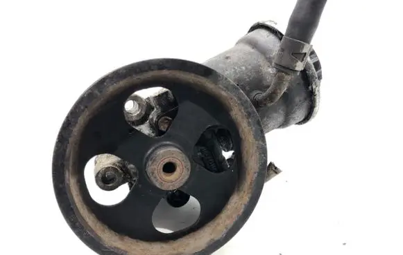 Toyota Avensis T250 Power steering pump
