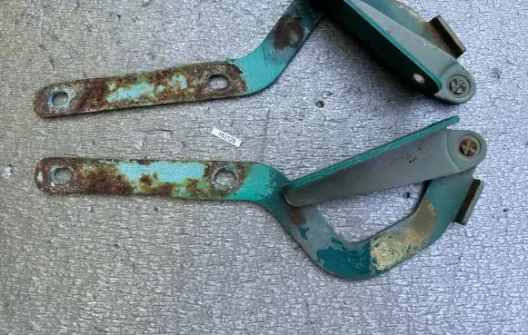 Nissan Patrol 160 Engine bonnet/hood hinges 65401C6000 65400C6000