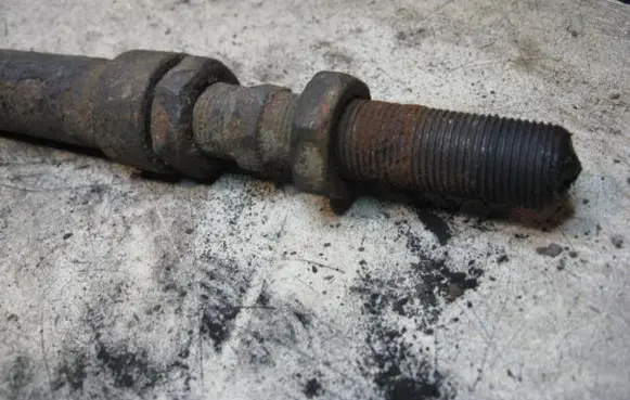 Steering tie rod