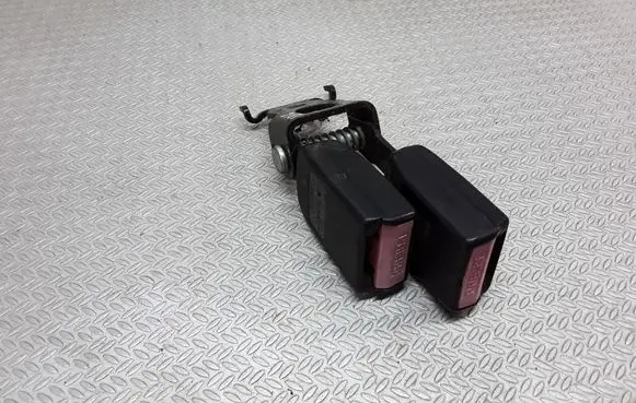 Middle seatbelt buckle (rear)