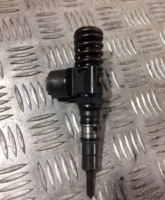 Audi A4 S4 B7 8E 8H Fuel injector 036130073G
