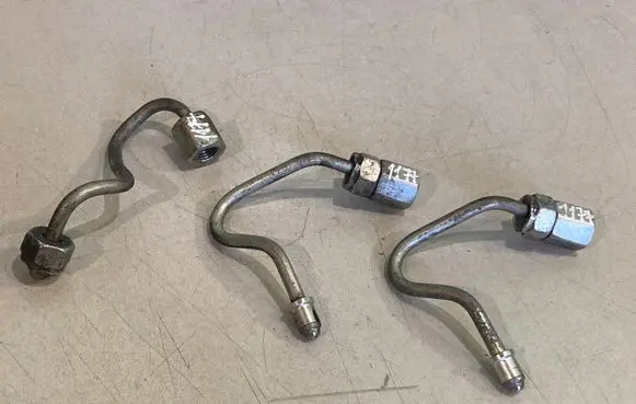 BMW 3 E90 E91 Fuel injector supply line/pipe 