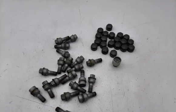 Nuts/bolts