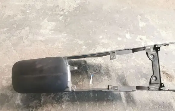 Ford Mustang VI Armrest FR3B63045A06AZ