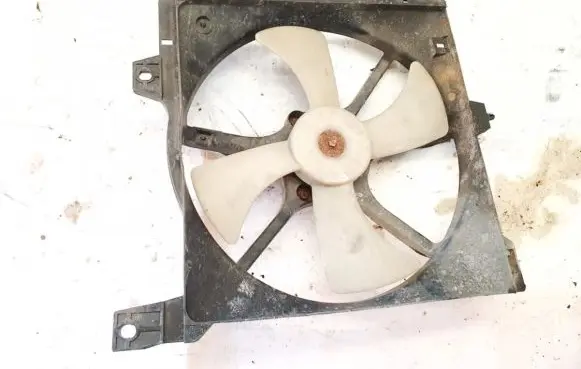 Nissan Almera Radiator cooling fan shroud