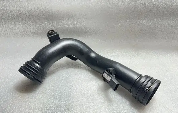 Volkswagen PASSAT B6 Intercooler hose/pipe 1K0145762 1K0145770D