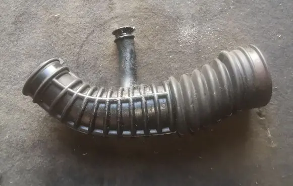 Ford Mondeo Mk III Air intake hose/pipe 1S719C623DA