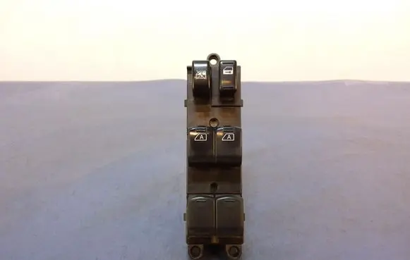 Nissan Maxima A34 Electric window control switch