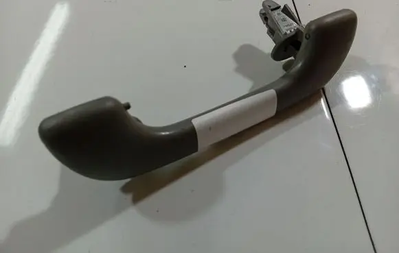 Front interior roof grab handle