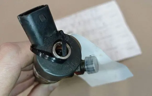 Hyundai Tucson JM Fuel injector 3380027010 0445110064