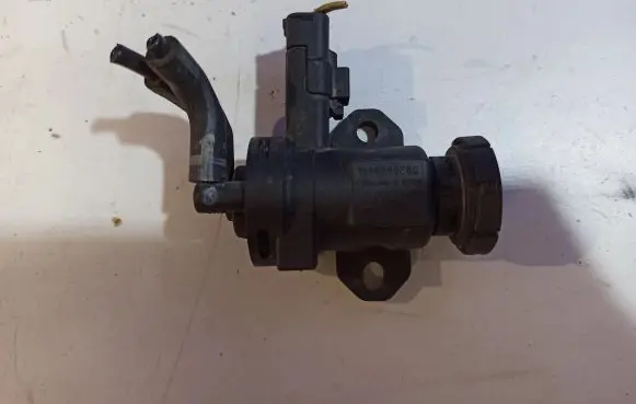 Citroen C5 Turbo solenoid valve 9635704380
