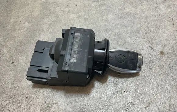 Mercedes-Benz Sprinter W906 Ignition lock A9069008600 3300302001 8018330031806102