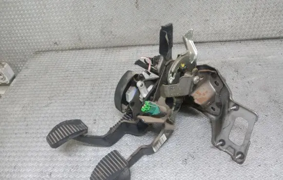 Citroen C4 Grand Picasso Pedal assembly 9681632380