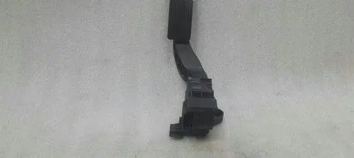 Mercedes-Benz A W176 Accelerator throttle pedal A2463001804