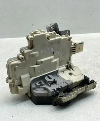 Audi A4 S4 B8 8K Front door lock 8J1837016A