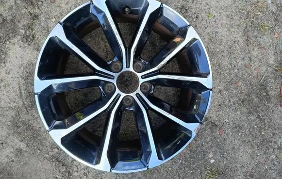 Volvo V60 R17 alloy rim 3471310