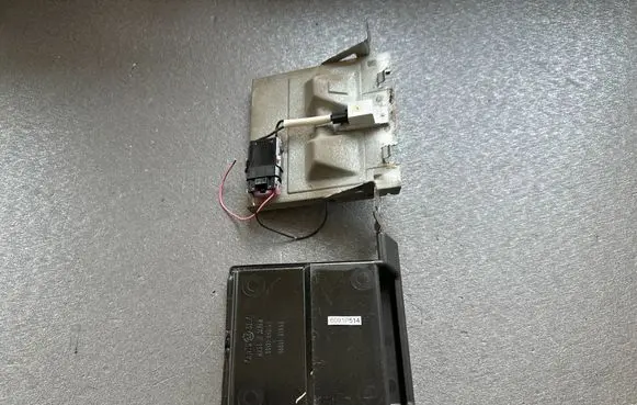 Nissan Patrol Y60 Ashtray (front) 6880032J10 6880101G00