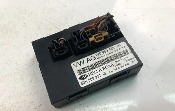 Volkswagen Golf V Other control units/modules 1K0959433BT