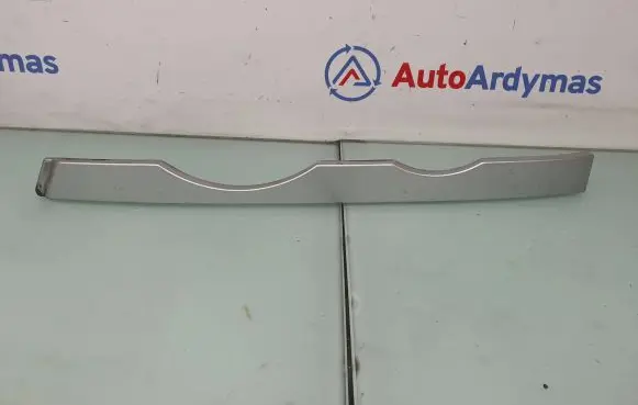 Under headlight/headlamp trim