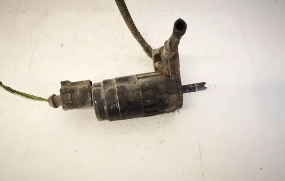 Skoda Octavia Mk2 (1Z) Windscreen/windshield washer pump 1T0955651A