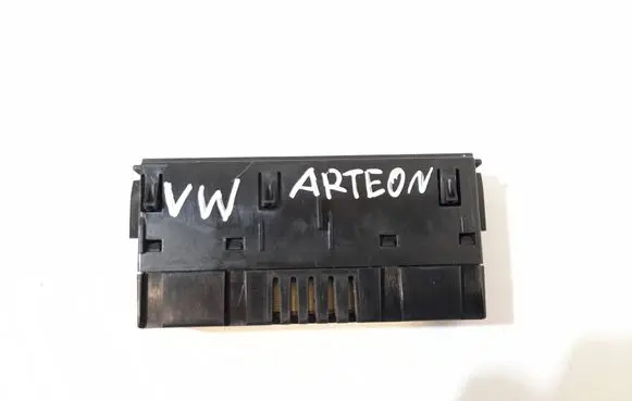 Volkswagen Arteon USB socket connector 5NA035736