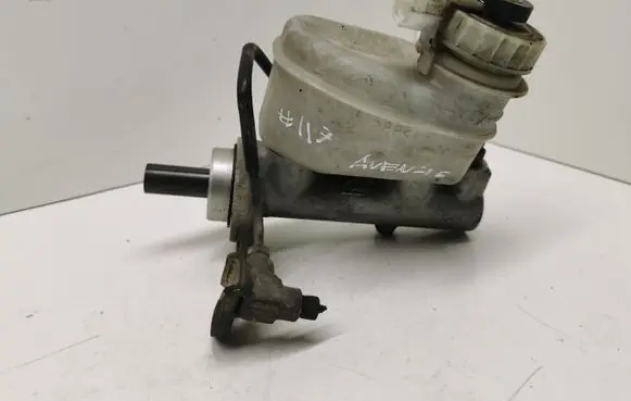 Toyota Avensis T220 Master brake cylinder 03350884211