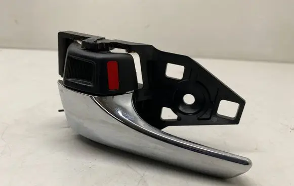 Toyota RAV 4 (XA40) Front door interior handle