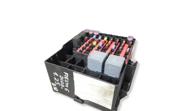 Ford Fiesta Fuse module 8V5T14A005GUE 04352 12141905005
