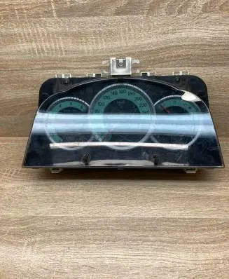 Toyota Corolla Verso E121 Speedometer (instrument cluster) 838000F090 MB2574303100