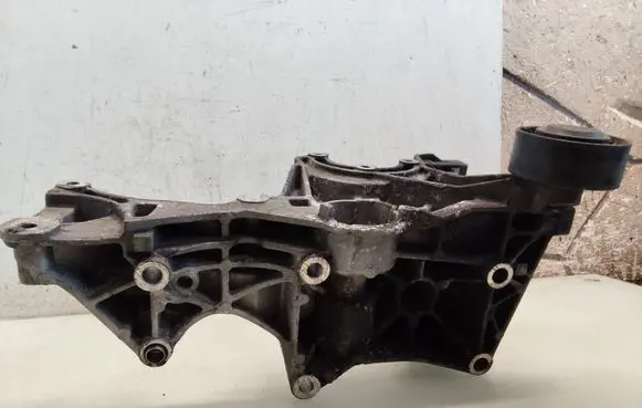 Audi A4 S4 B7 8E 8H A/C compressor mount bracket 03G903143D