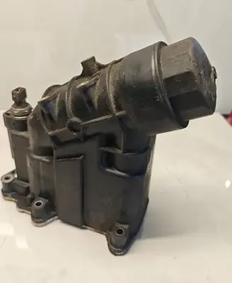 BMW 1 E81 E87 Oil filter mounting bracket 7807799 51750610