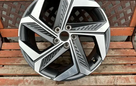 Hyundai Tucson IV NX4 R19 alloy rim 