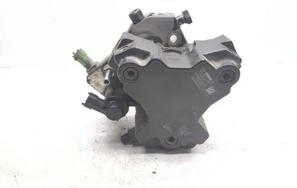 Volvo V70 Fuel injection high pressure pump 30756125 0445010111